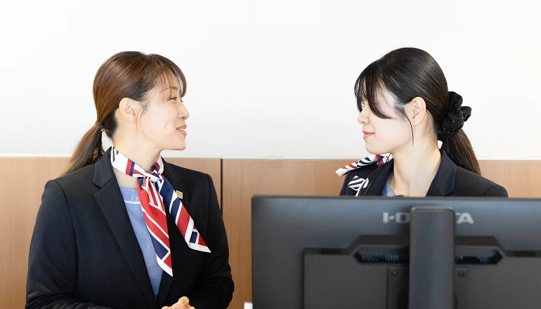 わからないことは先輩に気軽に相談できます
